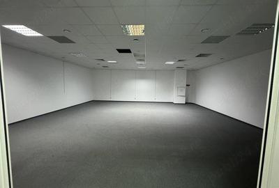 Spațiu comercial, de 900 mp, în P-ța Unirii - 8