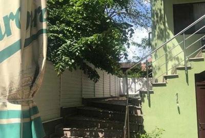 Casă cu 4 camere în Central - 2