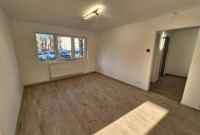 Apartament cu 2 camere semidecomandat în Micro I - 1