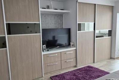 Apartament cu 3 camere decomandat în Între Lacuri - 1