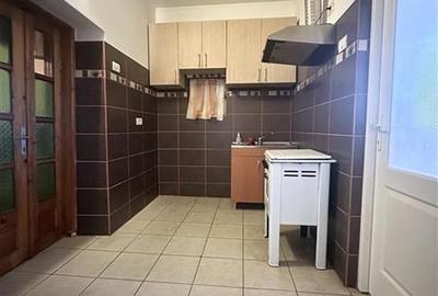 Spațiu comercial, de 185 mp, în Central - 14