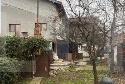 Casă cu 4 camere cu Teren 950 Mp în Central - 2