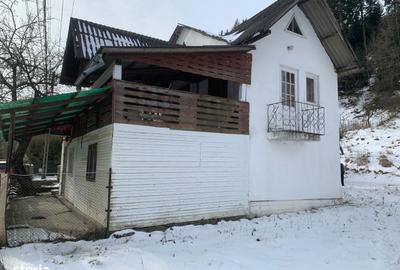 Casă cu 5 camere cu Teren 2200 Mp în Vicovu de Sus - 8