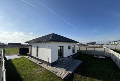 Casa 3 cam parter deosebita gata de mutare - 3