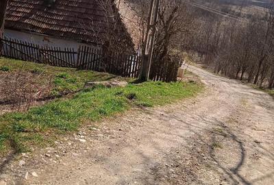 Casă cu Teren 304 Mp în Rediu