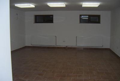 Casă cu 5 camere cu Teren 1000 Mp în Subcetate - 3