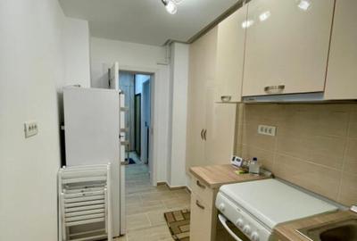 Apartament cu 2 camere semidecomandat, mobilat în Central