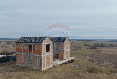 Casă individuală cu 6 camere în Crizbav