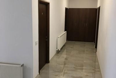 Casă cu 4 camere în Central - 2