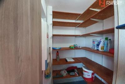 Apartament cu 3 camere decomandat în Lipovei