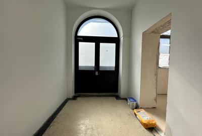 Spațiu comercial, de 13 mp, în Central - 11