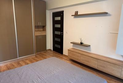 Apartament cu 3 camere decomandat în Podu Roș - 6