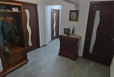 Apartament cu 3 camere - 67mp