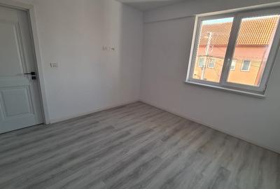 Apartament cu 3 camere decomandat în Micălaca - 12