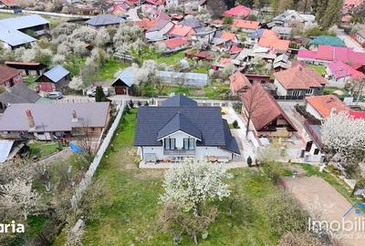 Casă cu 4 camere cu Teren 1200 Mp în Central - 2