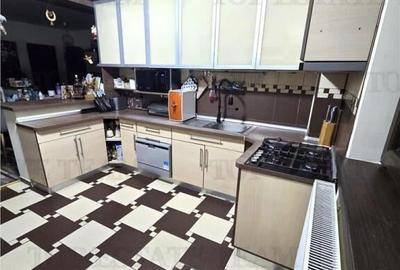 Casă cu 8 camere cu Teren 419 Mp în Corbeanca - 5