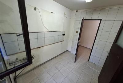 Gh Lazar- Favorit, 3 camere, parter cu centrala proprie - 6