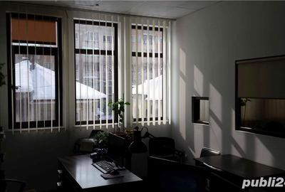 Spațiu comercial, de 144 mp, în Central - 4