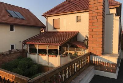 Casă cu 7 camere în Girocului