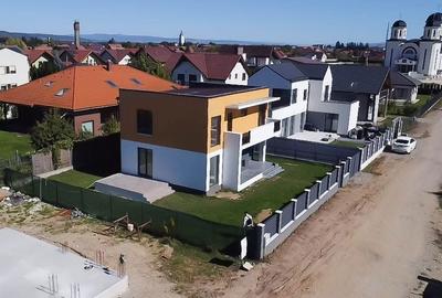 Casă cu 4 camere în Drumul Carului