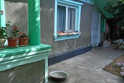 Casă cu 3 camere cu Teren 400 Mp în Central - 1