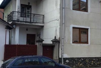 Casă cu 4 camere în Lotrioara - 1