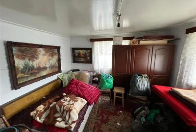 Casa de vanzare in comuna Vulturu , la strada Principala - 20