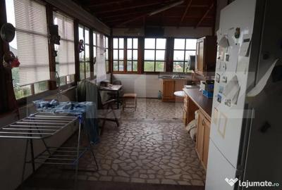 Casă cu 7 camere cu Teren 1700 Mp în Central