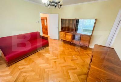 Apartament cu 4 camere semidecomandat în 22 Decembrie - 10