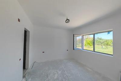 Casă cu 4 camere cu Teren 400 Mp în Crevedia - 11
