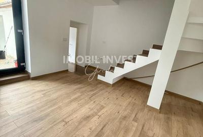 Casă cu 2 camere cu Teren 365 Mp în Central - 2