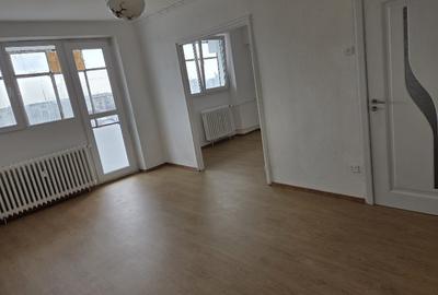 Apartament cu 3 camere decomandat în Drumul Taberei - 6