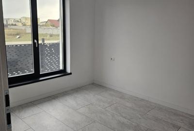 Duplex cu 2 camere cu Canalizare în Moșnița Nouă - 3