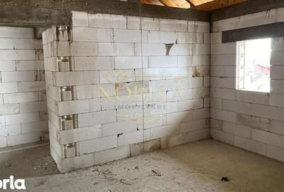 Casă cu 5 camere cu Teren 760 Mp în Târgu Trotuș - 2