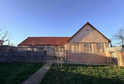 Casă cu 5 camere cu Teren 711 Mp în Ghiroda - 3