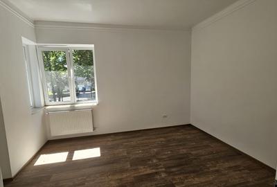 Casă cu 8 camere cu Teren 517 Mp în Copou - 2