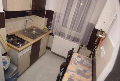 Garsonieră decomandată în Traian - 3