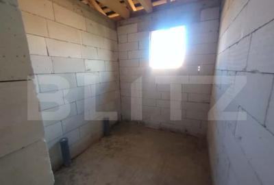 Casa cu 4 camere, 153 mp utili, teren 1000 mp extravilan, ut - 6