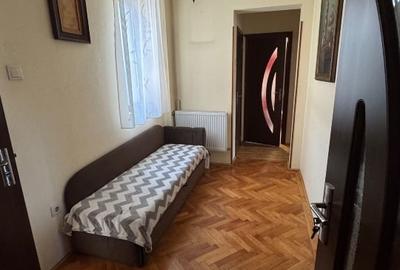 Vând Apartament 3 camere zona Rogerius - 7