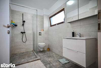 Casă cu 5 camere cu Teren 531 Mp în Sânpetru