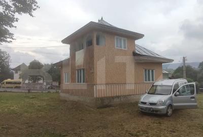 Casă cu 4 camere cu Teren 2610 Mp în Rădăuți - 6