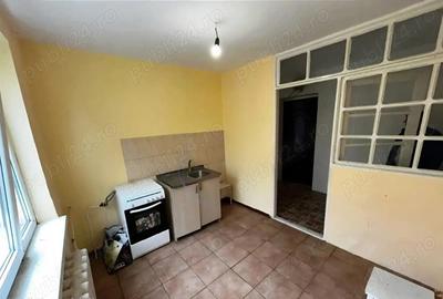 Garsonieră decomandată în Central - 7