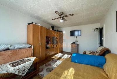 Apartament cu 3 camere decomandat în Nufărul - 2