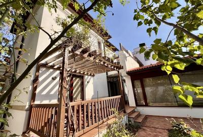 Vilă superbă | *8 camere *Terasă *Grădină | Cotroceni Vilă superbă | *8 camere *Terasă *Grădină | Cotroceni - 2