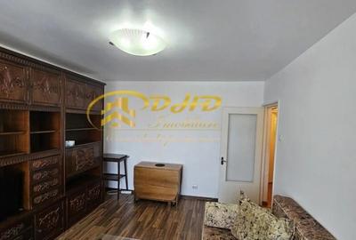 APARTAMENT 3 CAMERE BLD INDEPENDENTEI