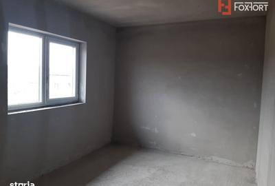 Casă cu 5 camere cu Teren 392 Mp în Ghiroda