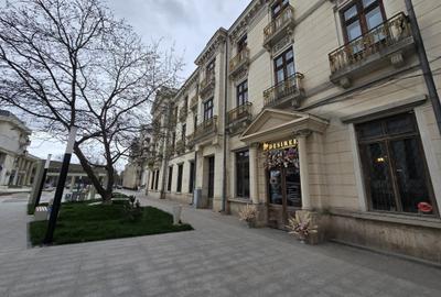 Camere/birouri/spatii de inchiriat amplasate in zona Centrala.