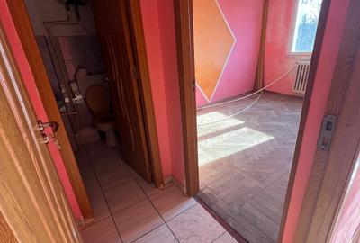 VAND 2 camere Micro40 et 4 pret 40.000 euro negociabil - 2