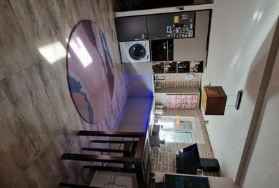 Apartament cu 3 camere semidecomandat în 1 Mai - 10