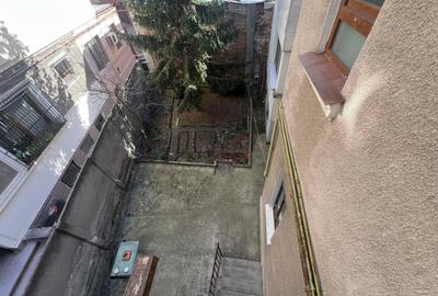 Apartament cu 3 camere decomandat în Calea Călărașilor - 13